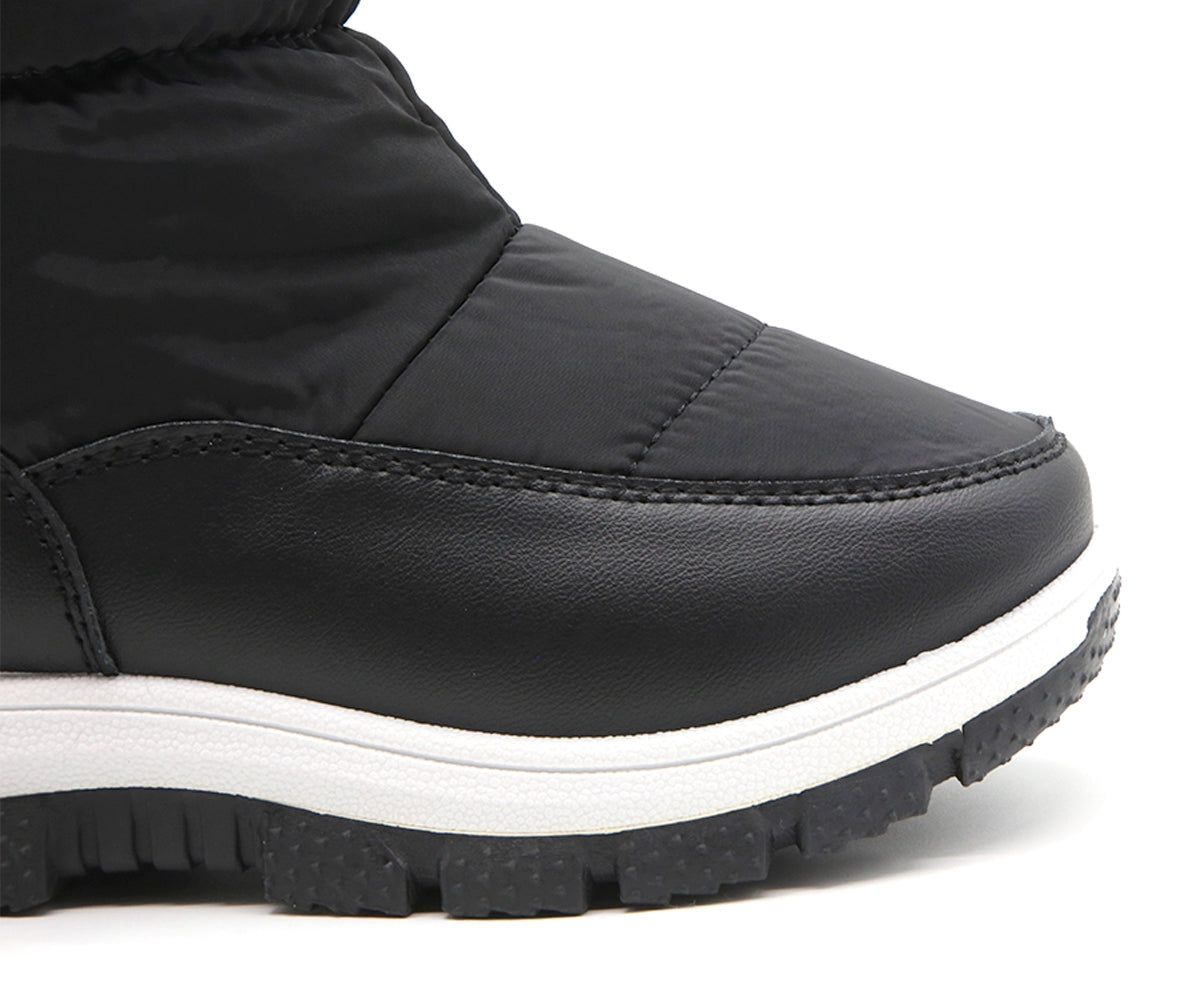 black contrast snow boot