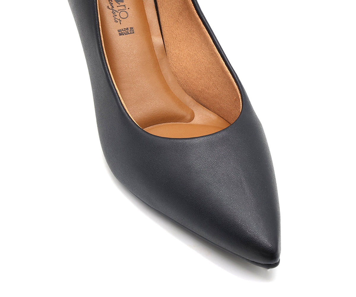 br classic low black stilettos
