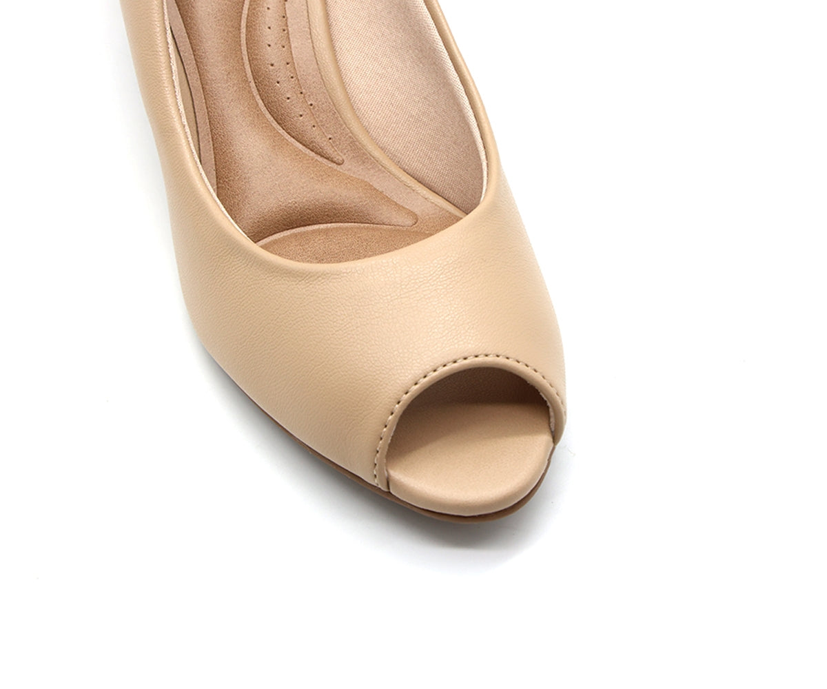 br beige peep-toes