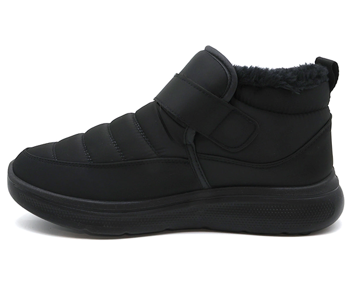 black short snowboot