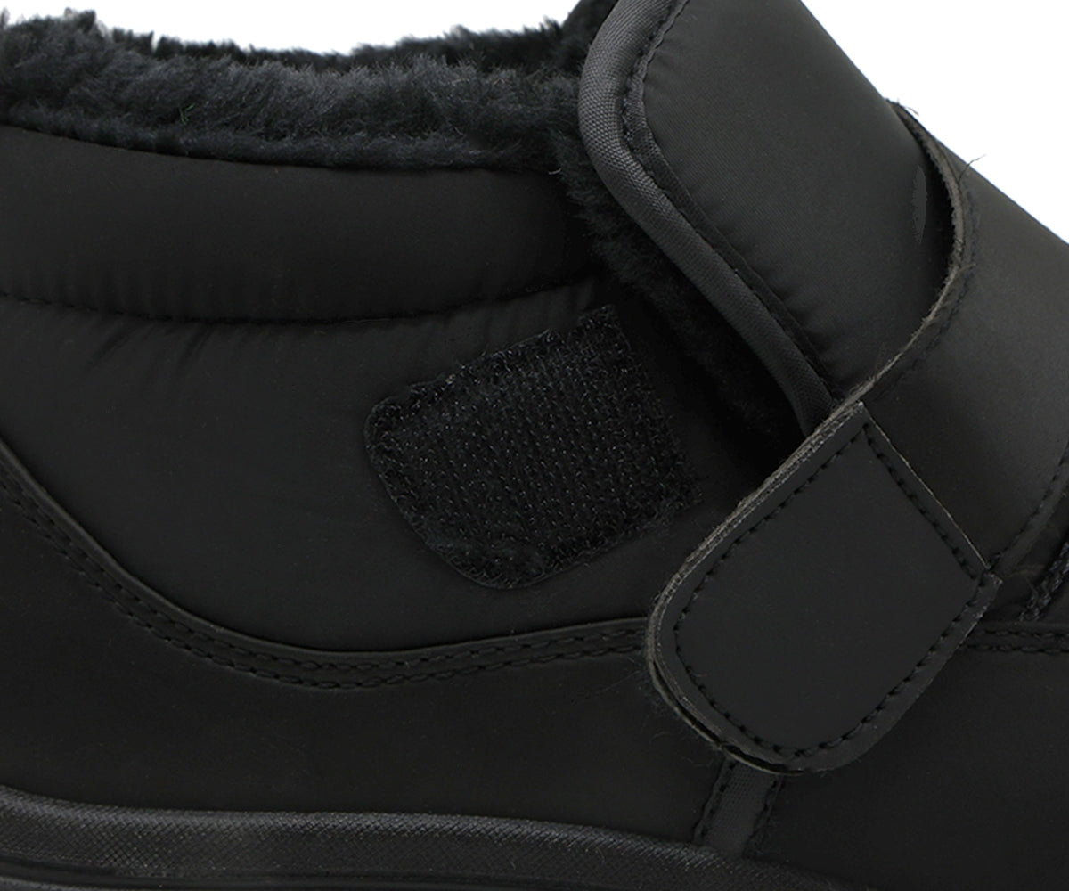 black short snowboot