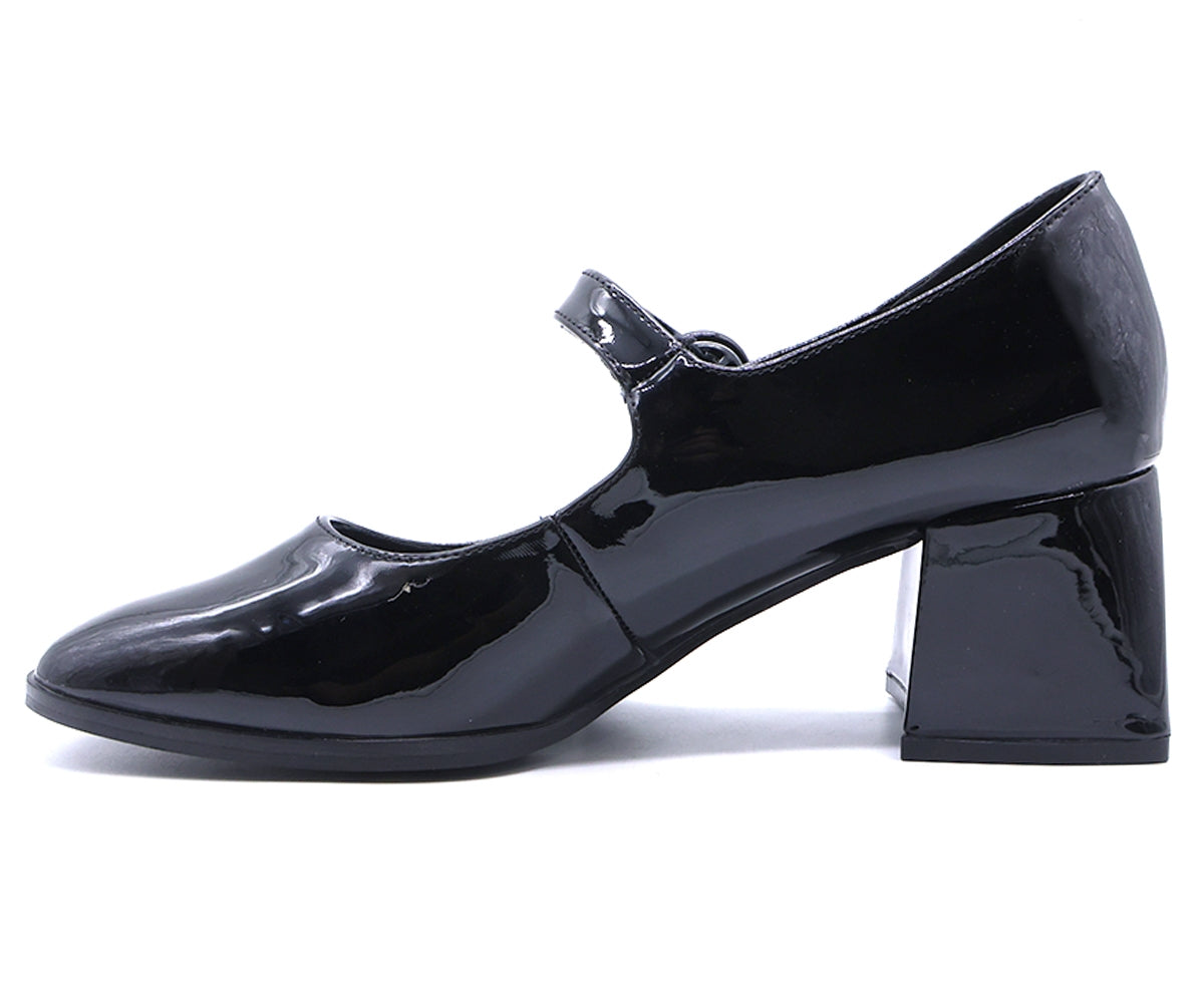 black patent maryjane pump