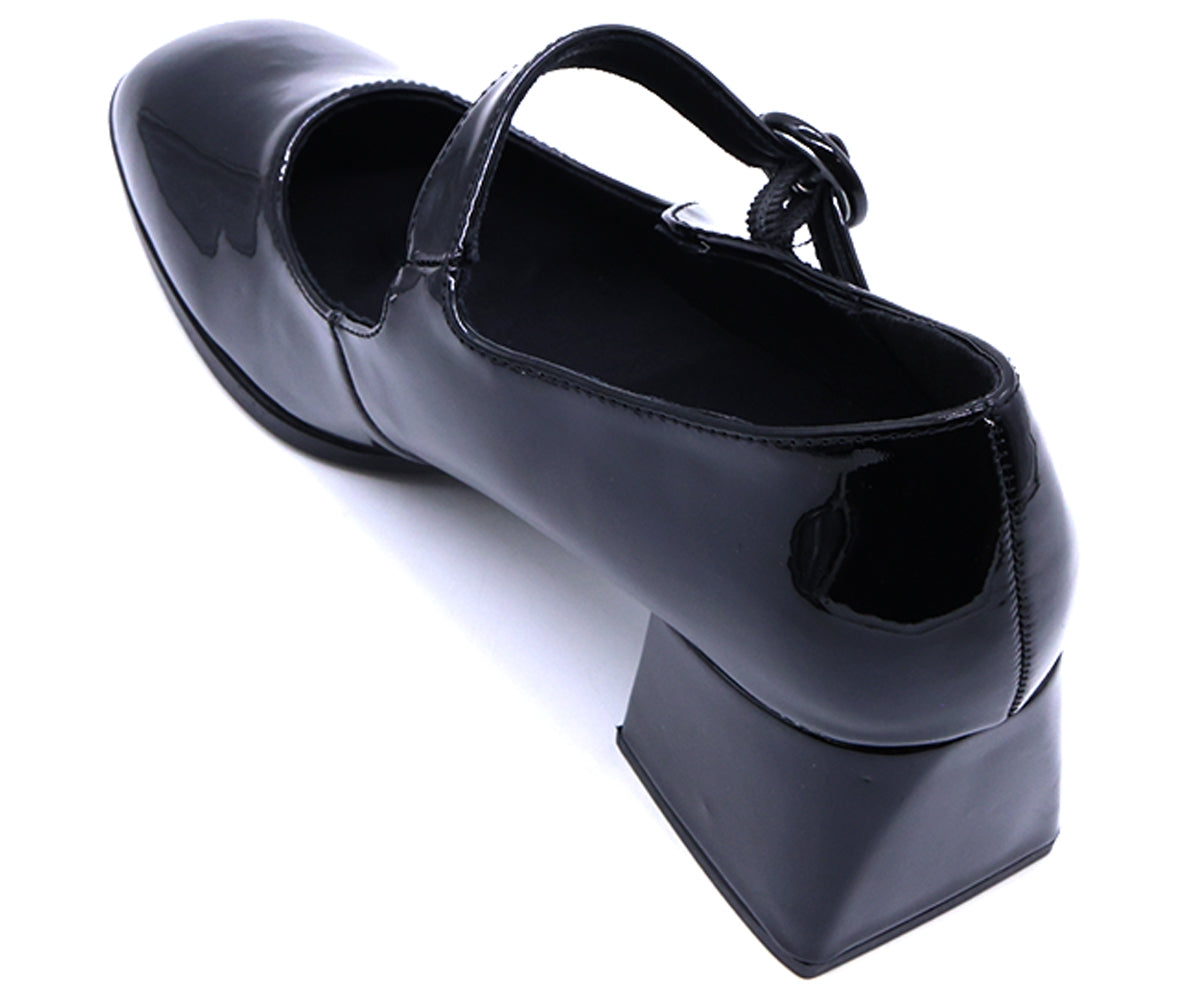 black patent maryjane pump
