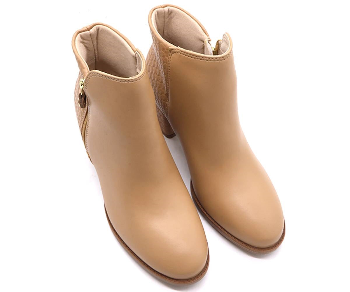 br textured tan ankle boots