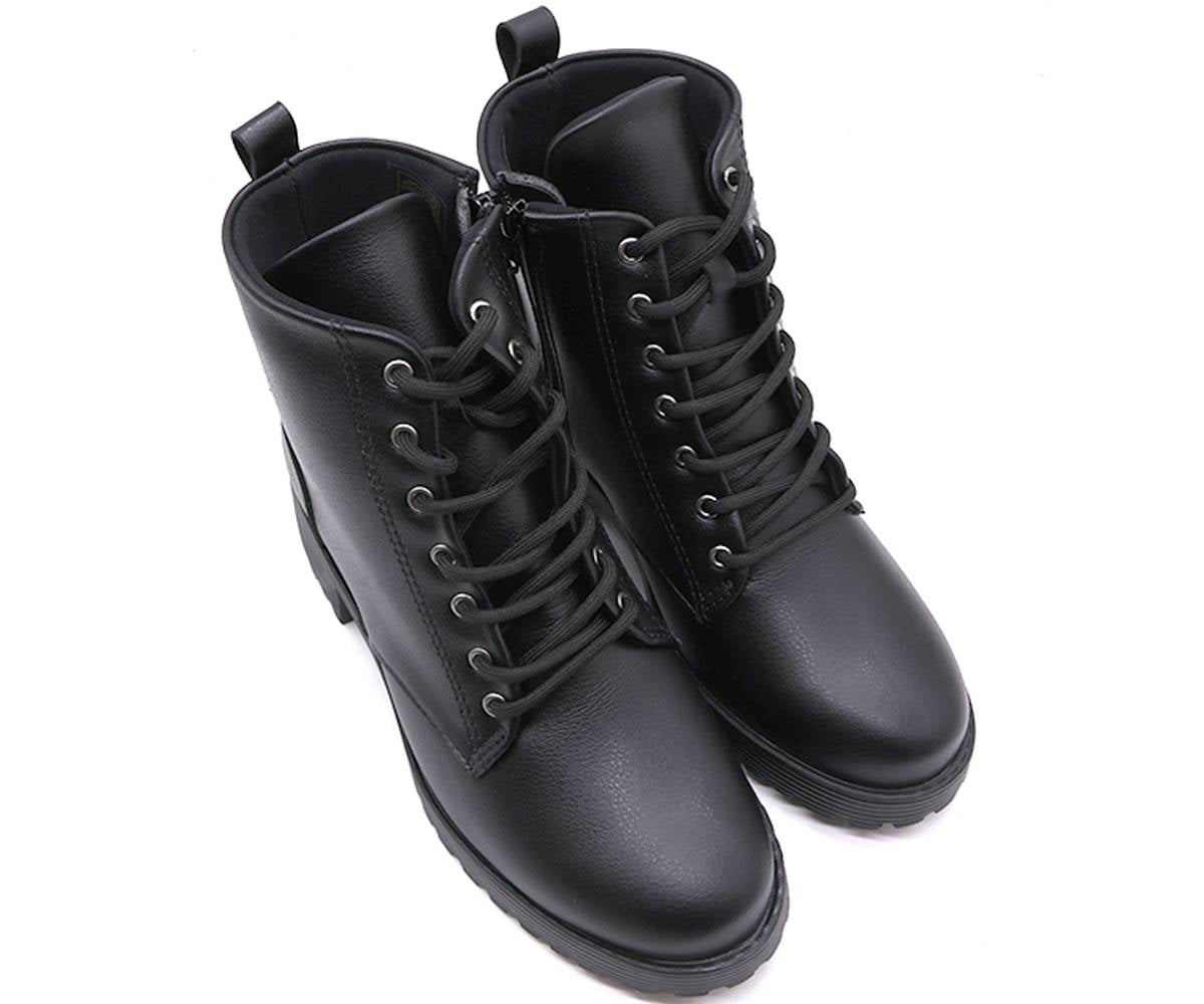 br black lace-up boot