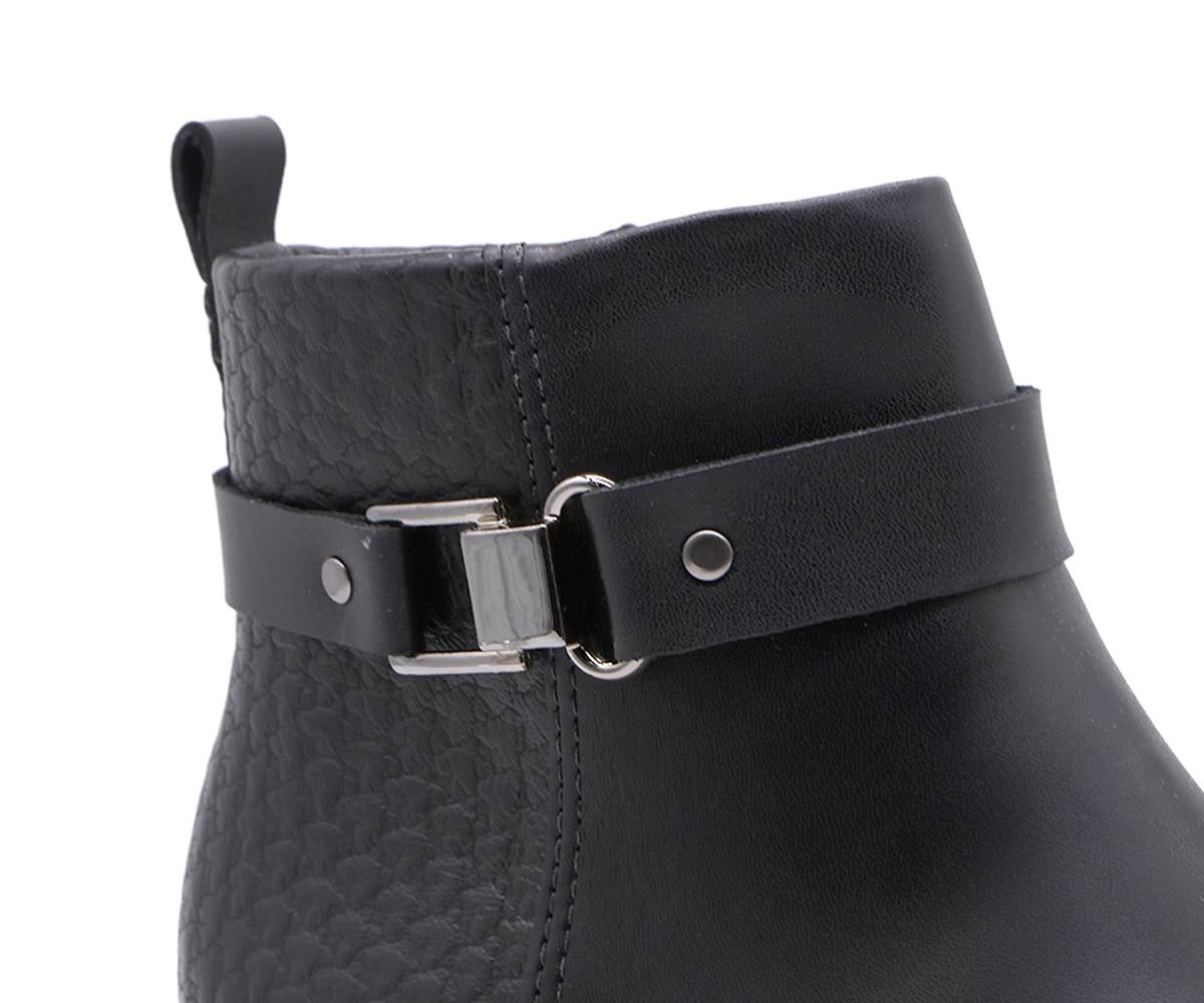 br black panelled ankle boot