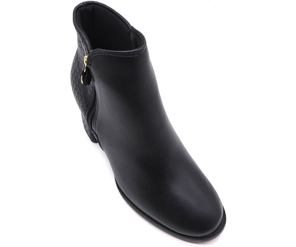 br textured black ankle boots