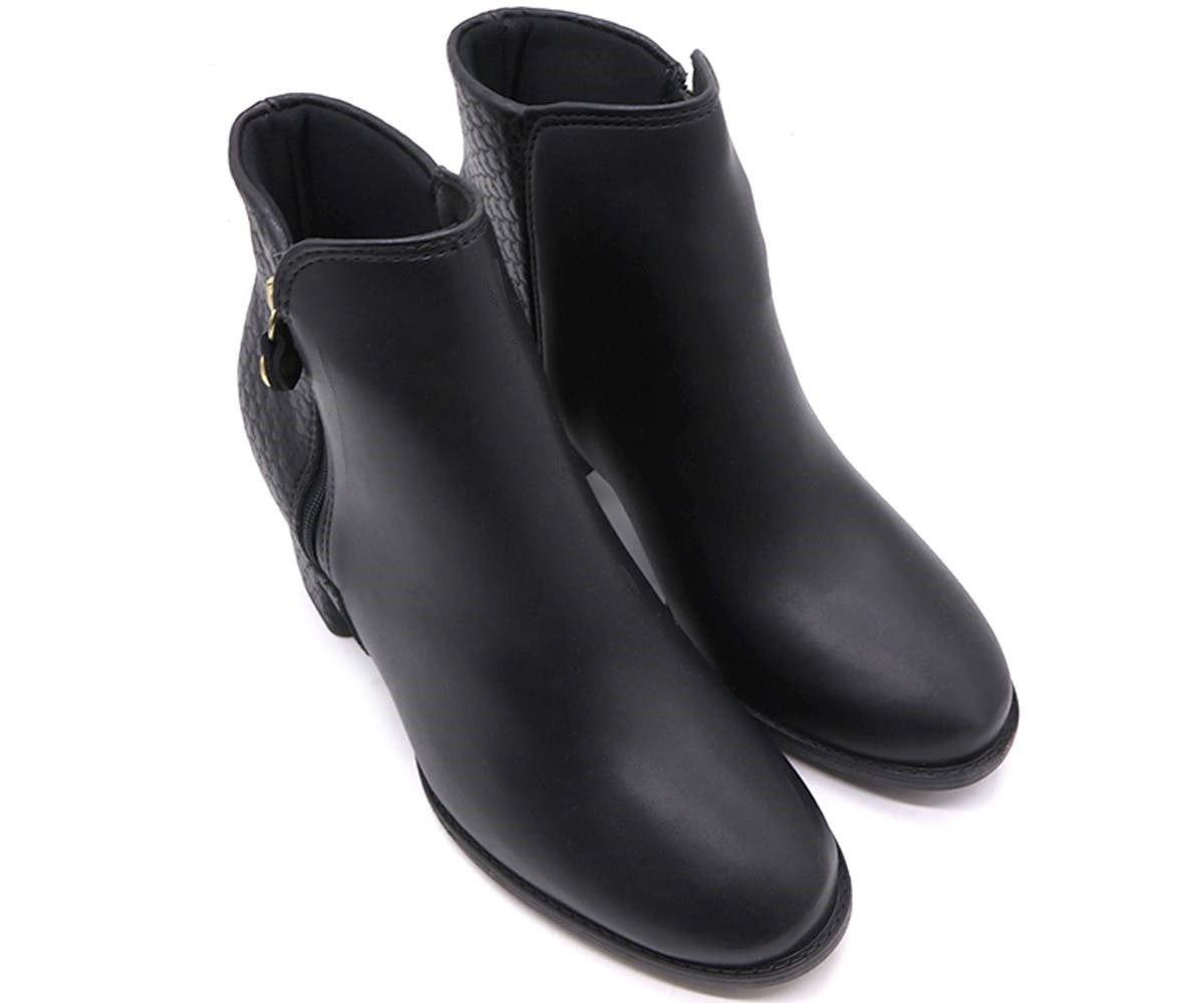 br textured black ankle boots