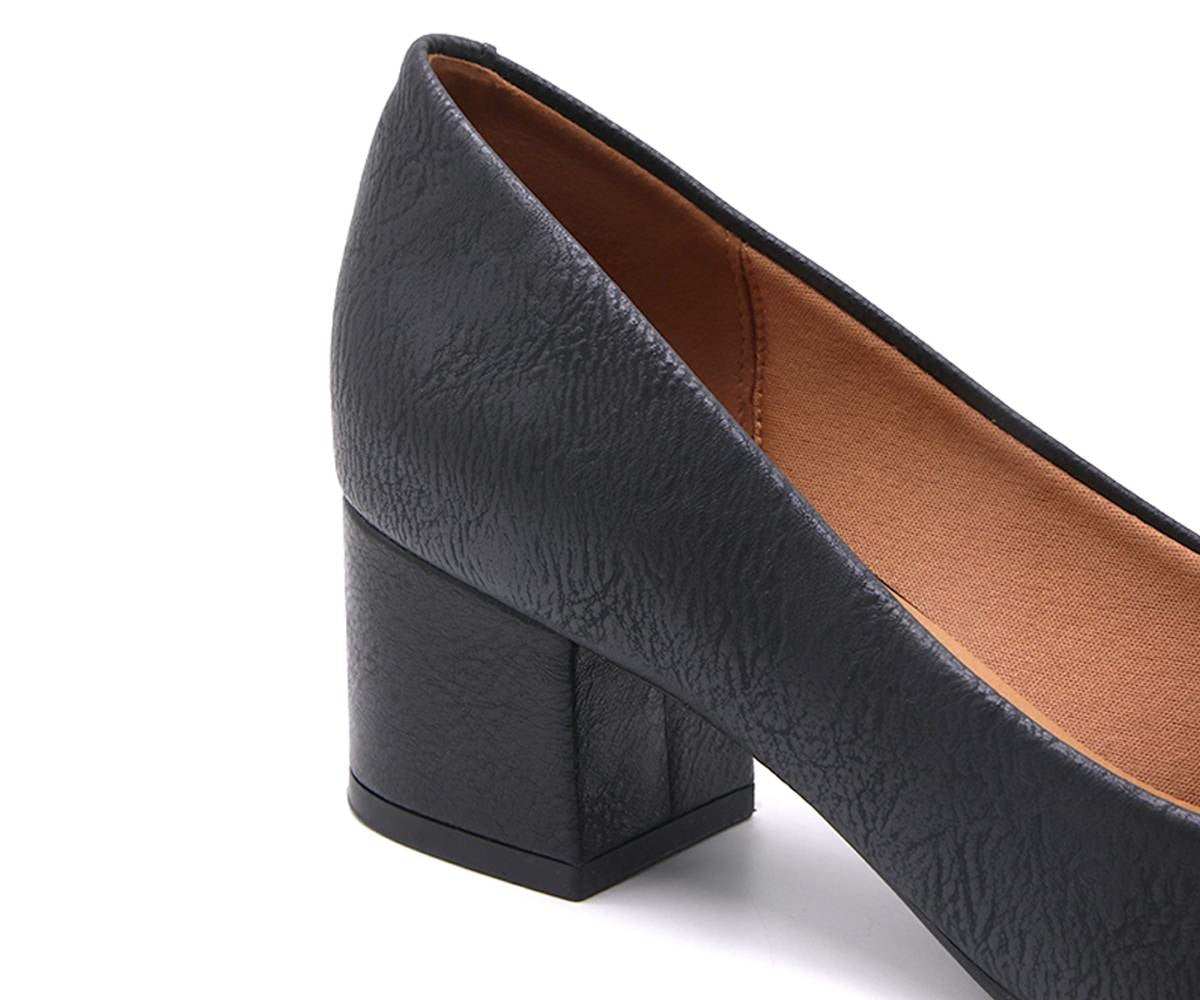 br black block-heel horsebit pumps