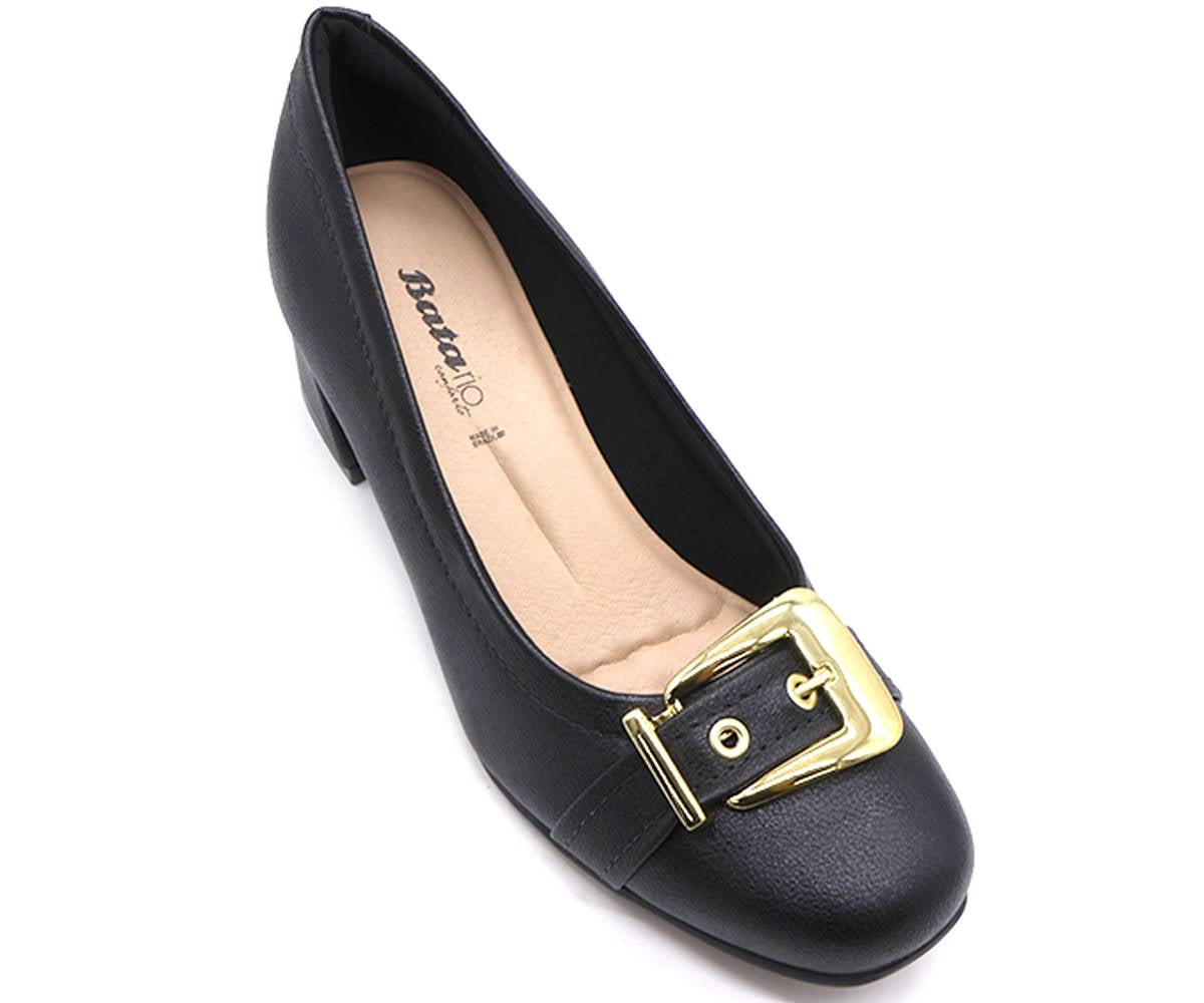br comfy black buckled pumps