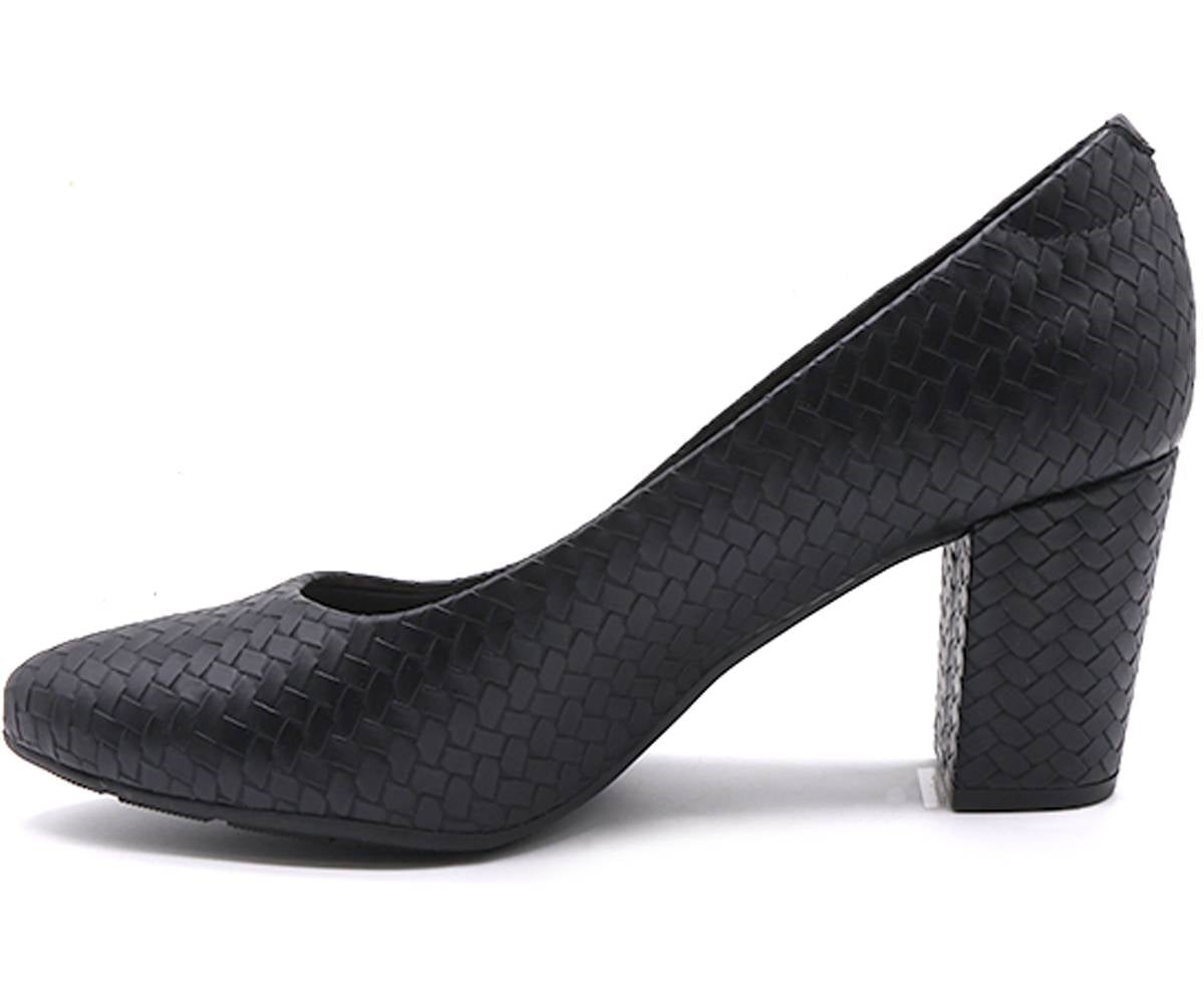 br comfy black woven pumps