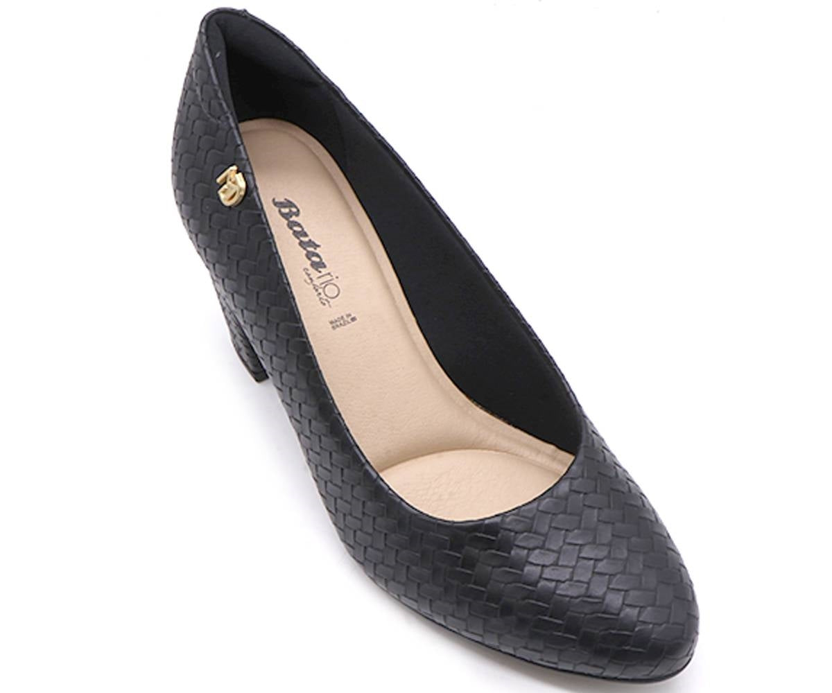 br comfy black woven pumps