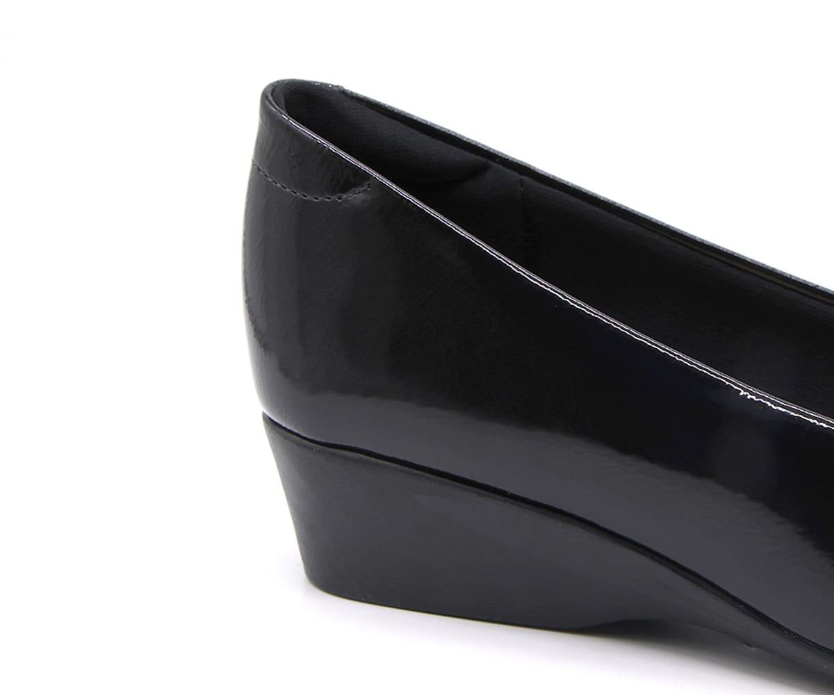 br black patent wedge loafer