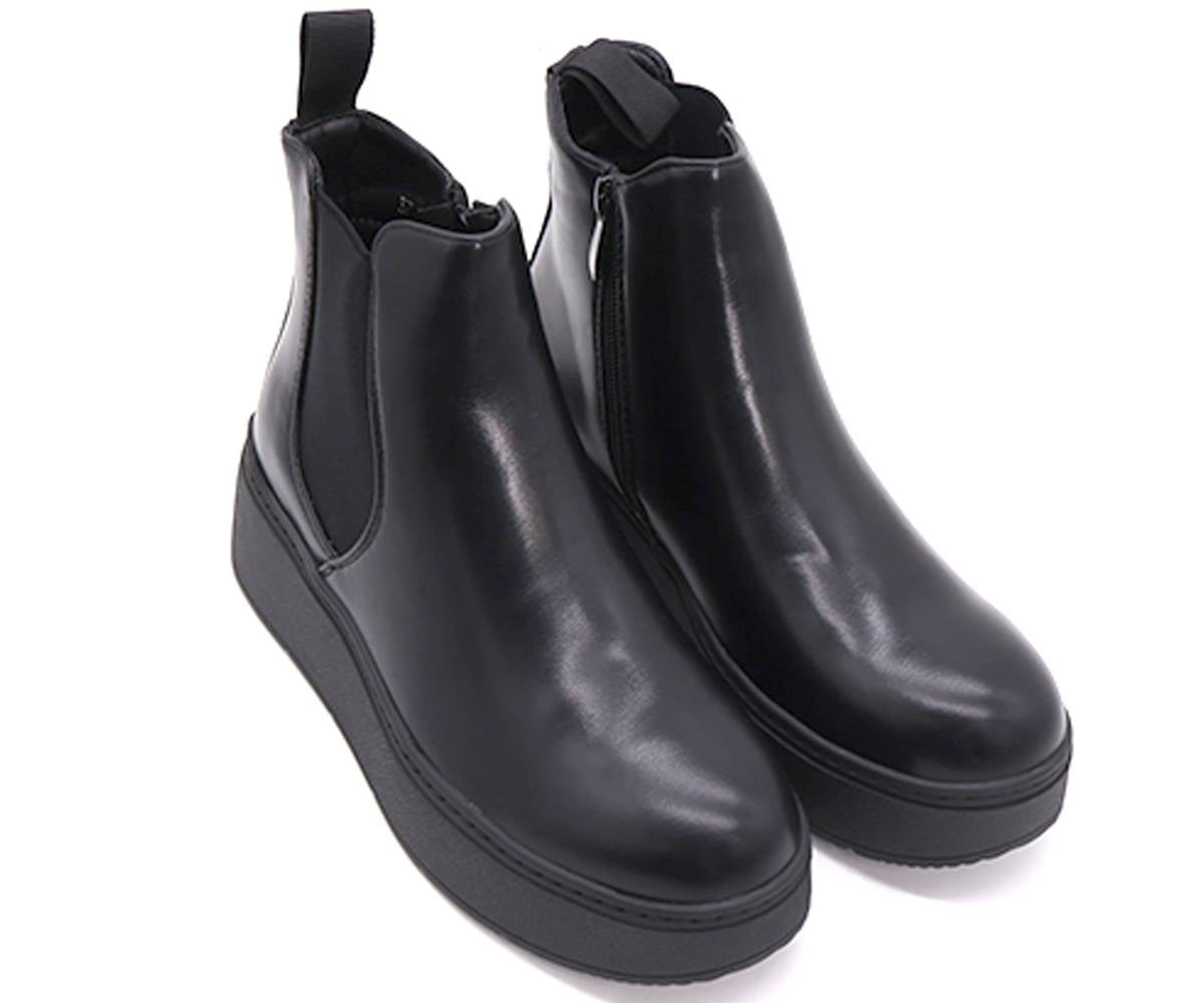 black chunky chelsea boot