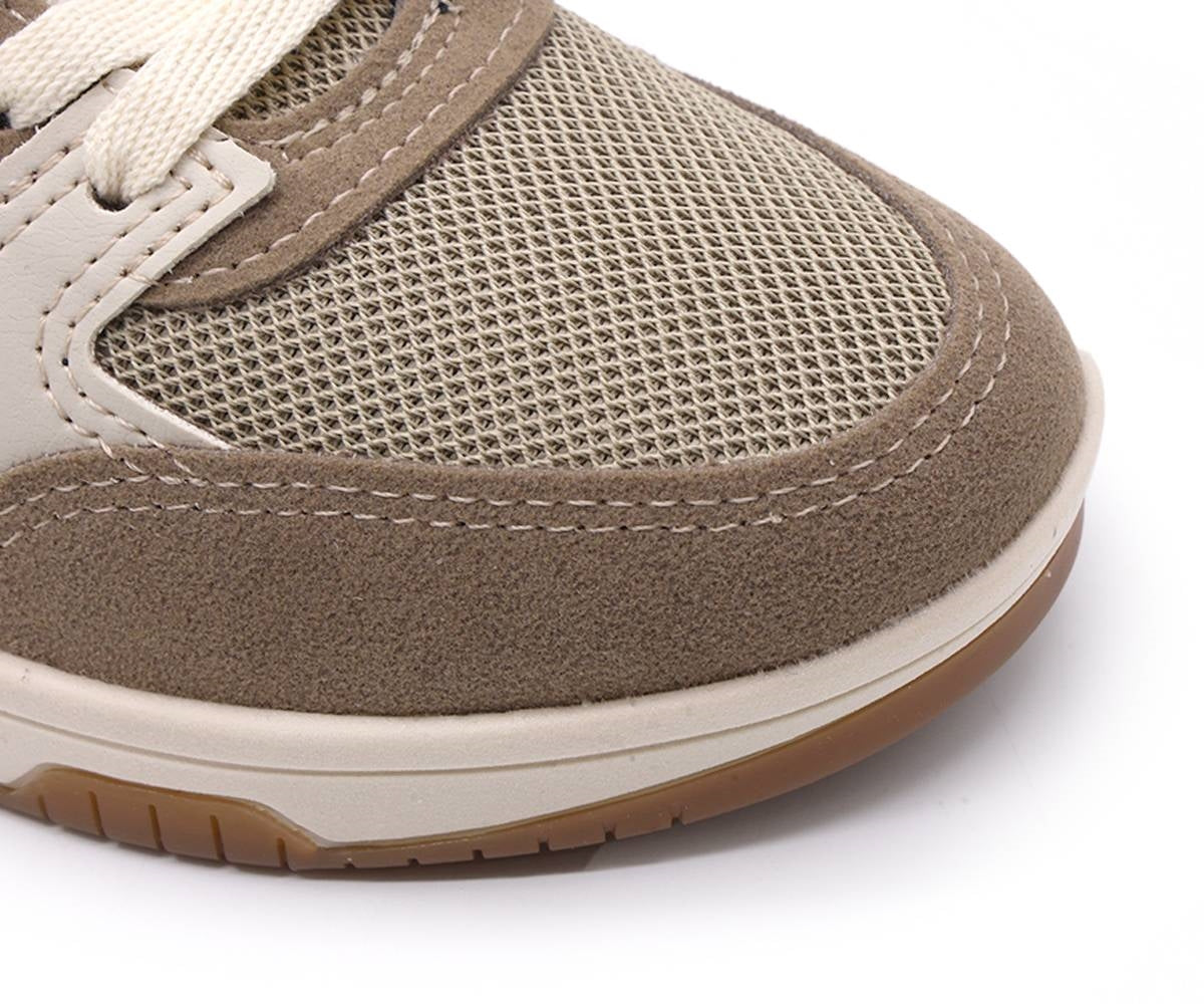 br beige sneakers
