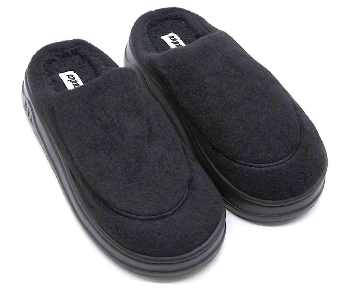 Black House Slipper