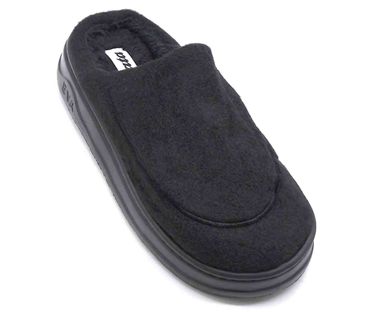 Black House Slipper