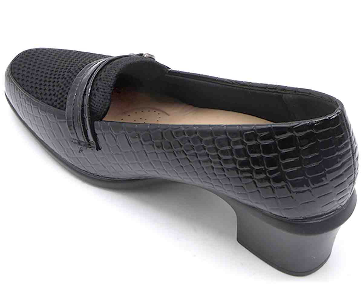 Black Croc Comfort Pump