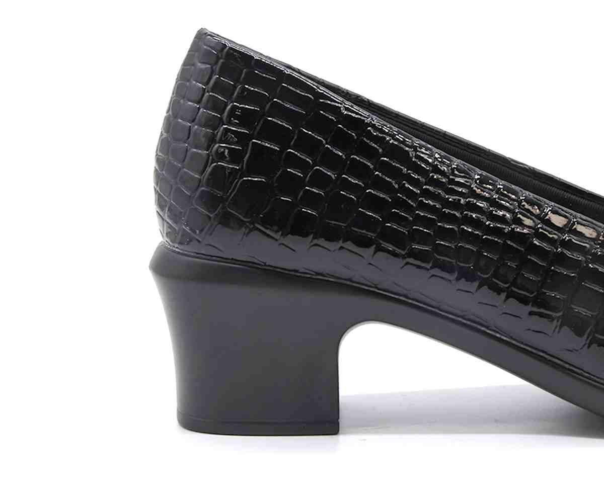 Black Croc Comfort Pump