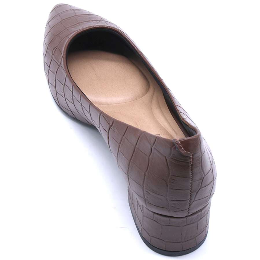 BR Brown Croc Block-Heel Pumps
