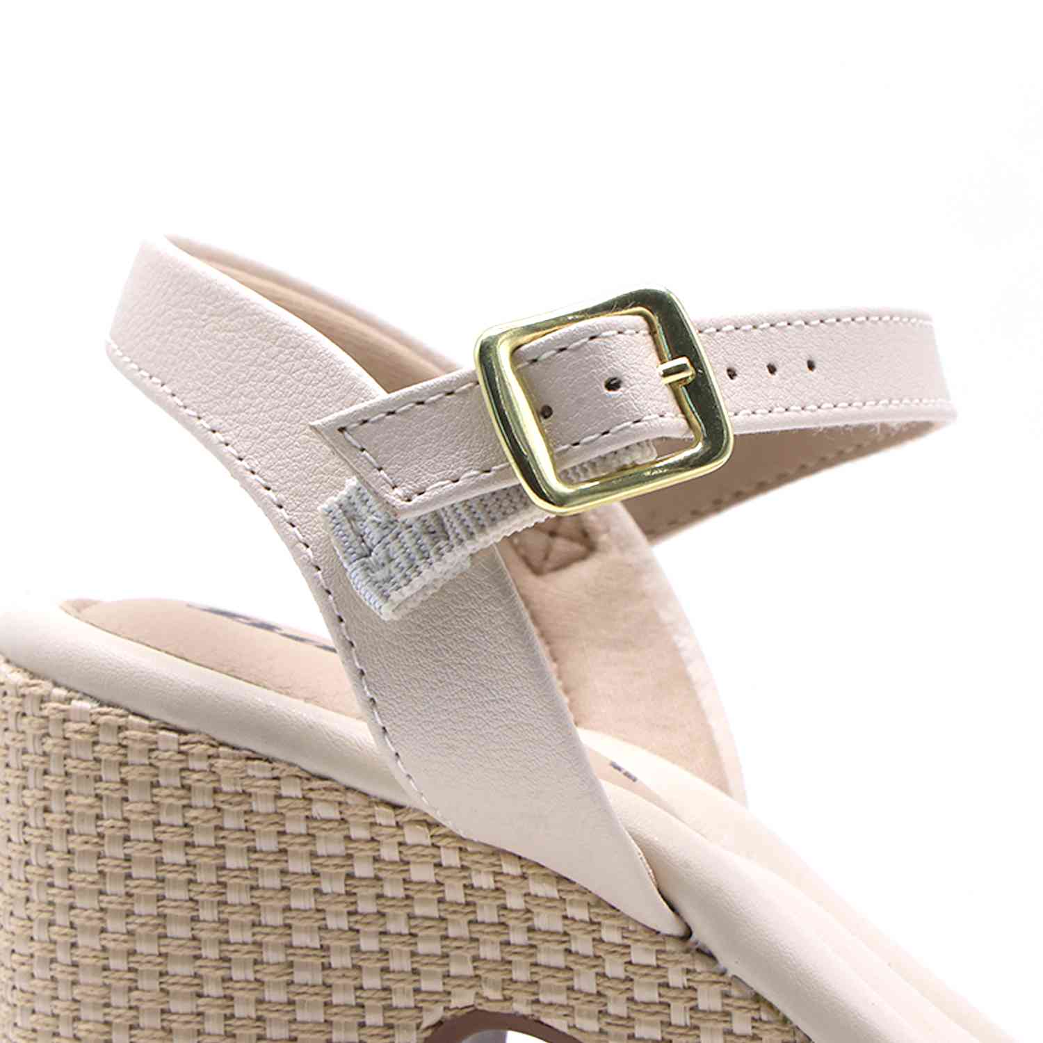 BR Comfy Platform Off-White Sandals