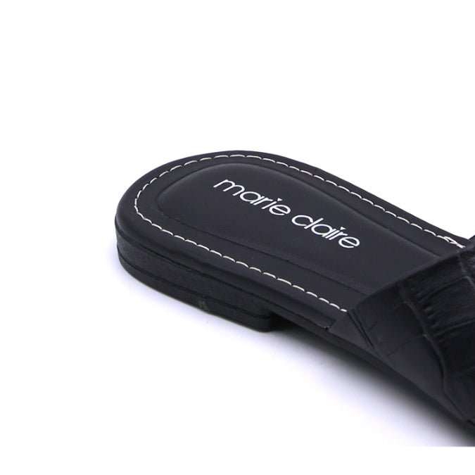 Marie Claire Black Crossover Slides