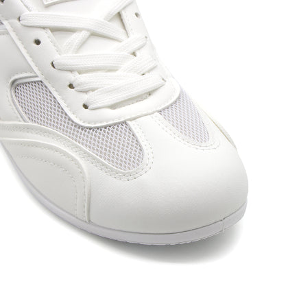 White Retro Court Sneaker in White – close-up of the toe