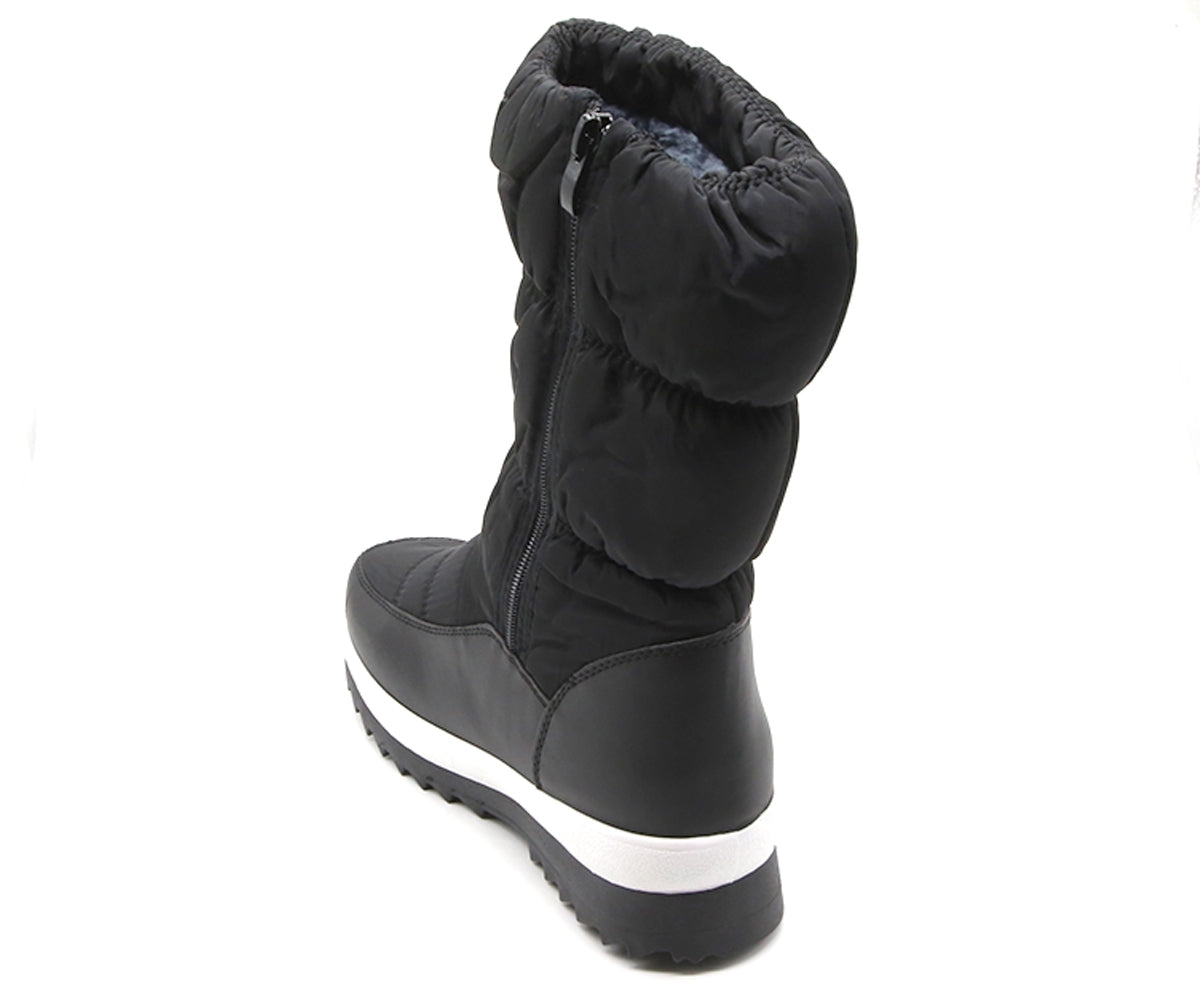 black contrast snowboot