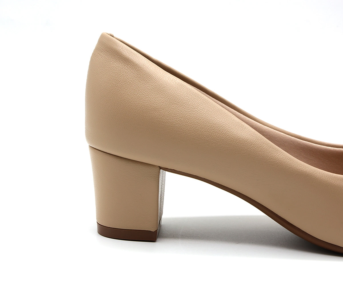 br beige peep-toes