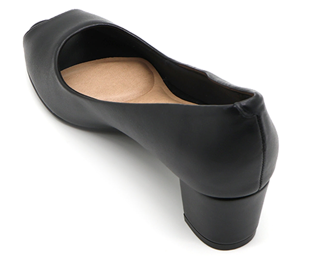 br black peep-toes