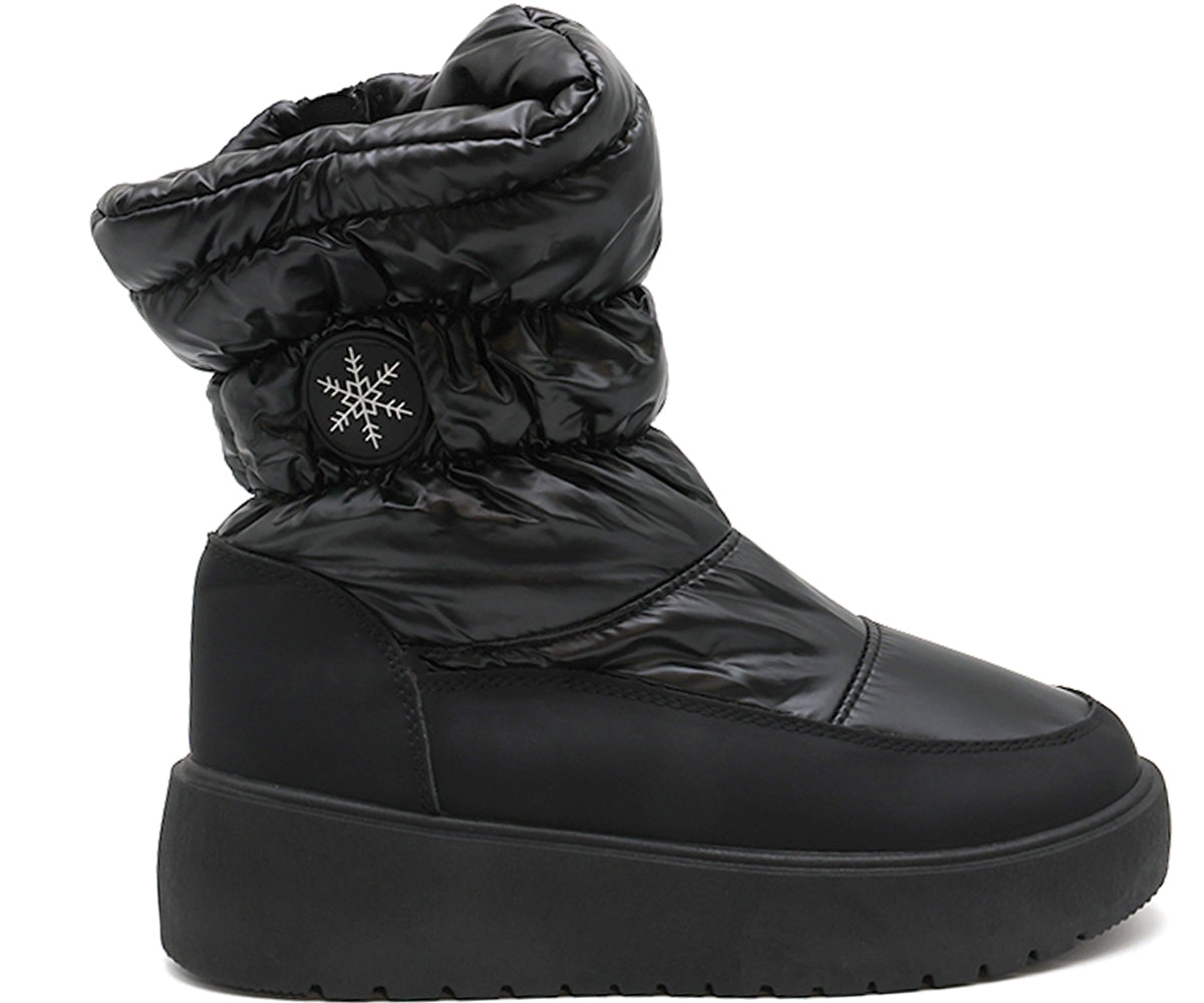 black nylon boot