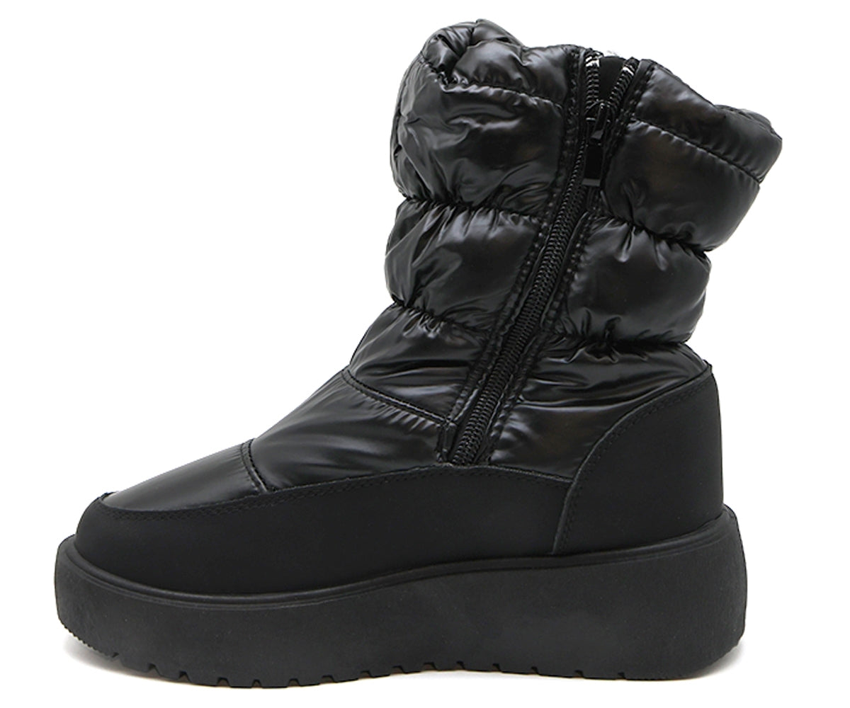black nylon boot
