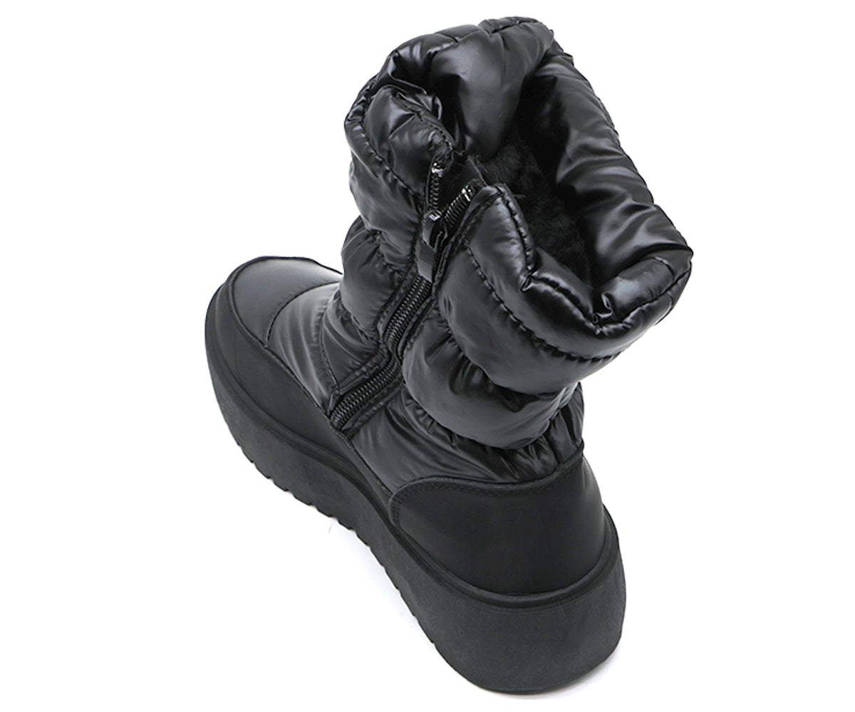 black nylon boot