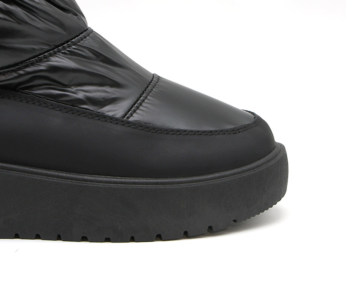 black nylon boot