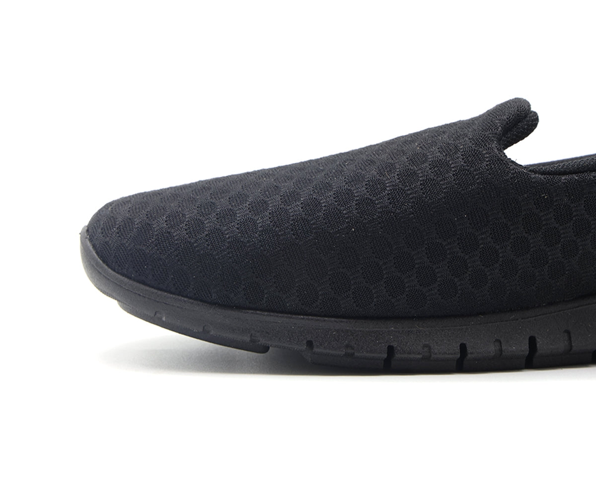 actvitta all black walking shoe