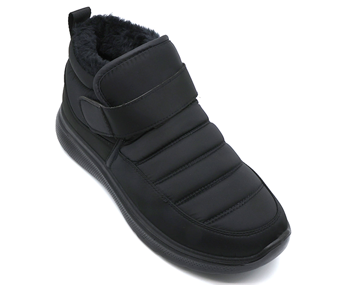 black short snowboot