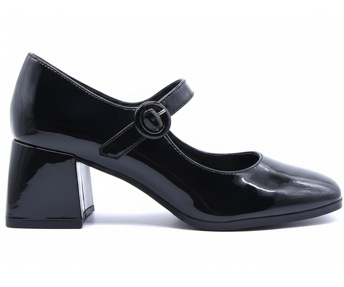 black patent maryjane pump