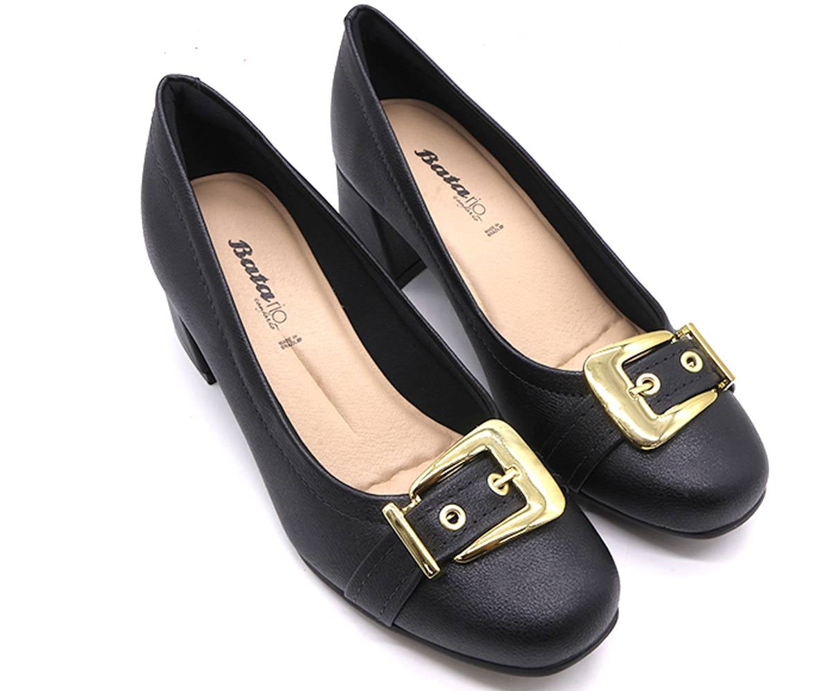 br comfy black buckled pumps