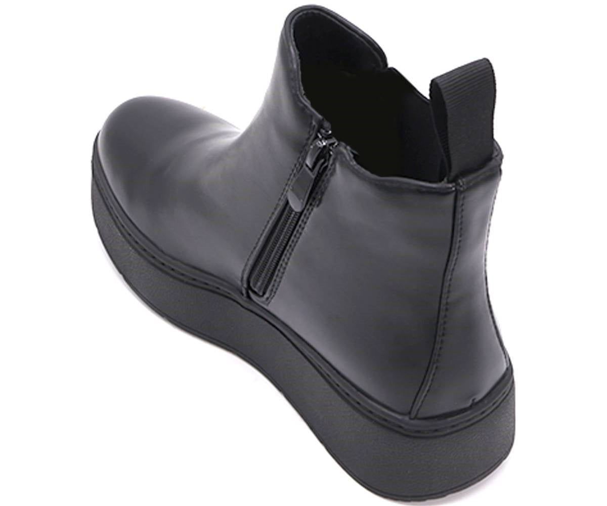 black chunky chelsea boot