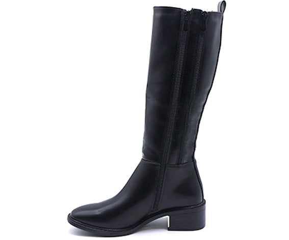 black elastic riding boot