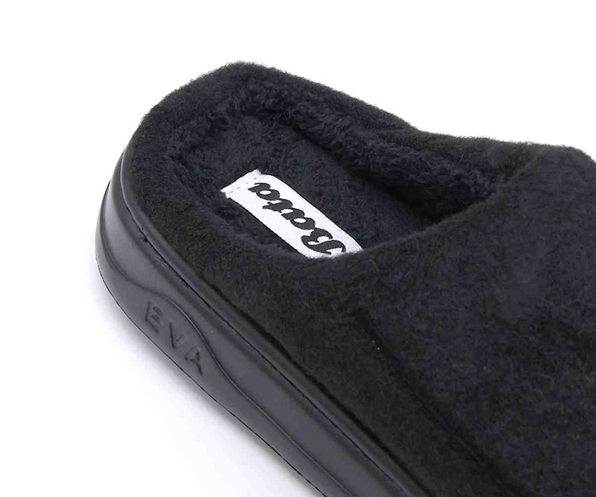 Black House Slipper