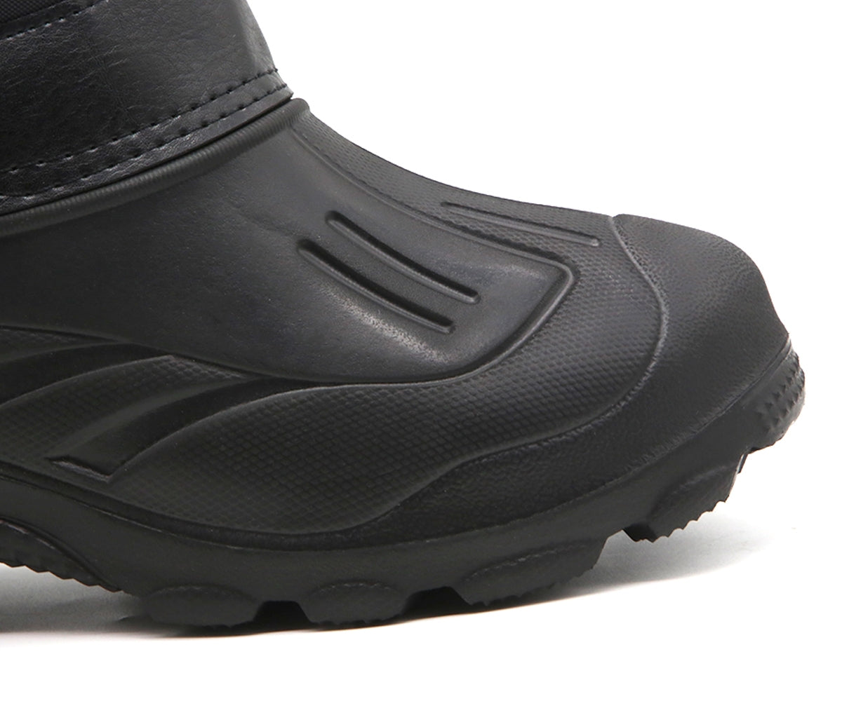 black snowboot