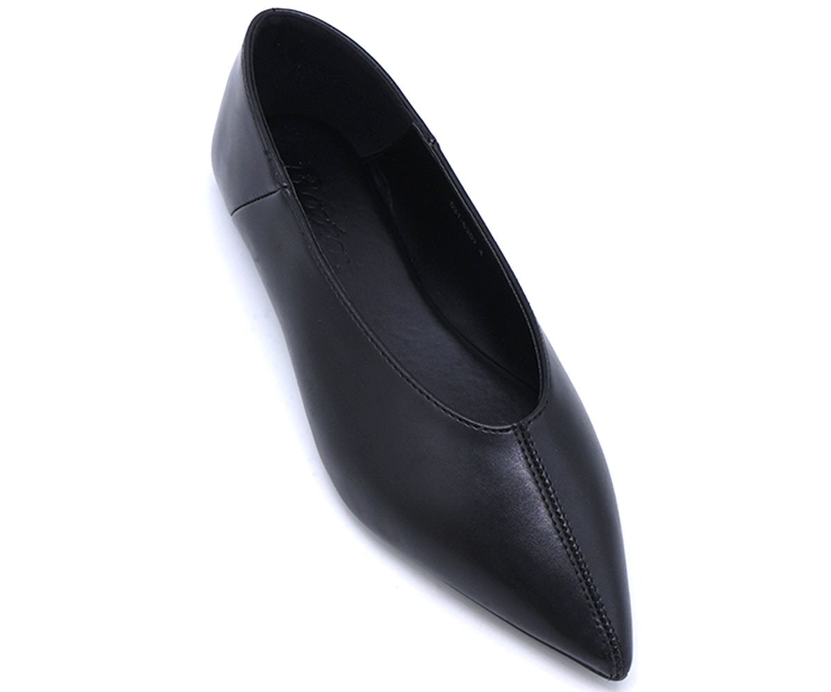 Black Sleek Point Flats