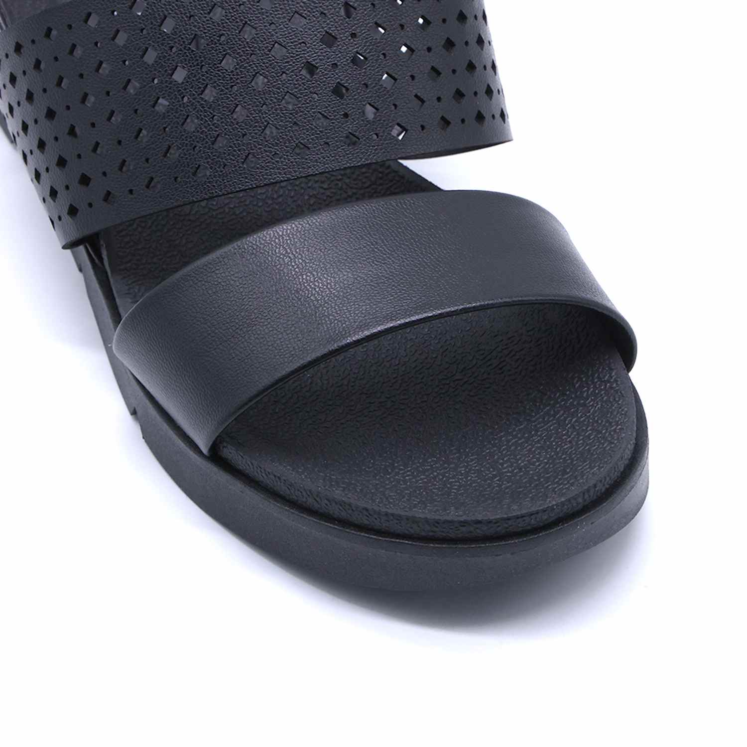 BR DBL STRAP BLACK SANDALS