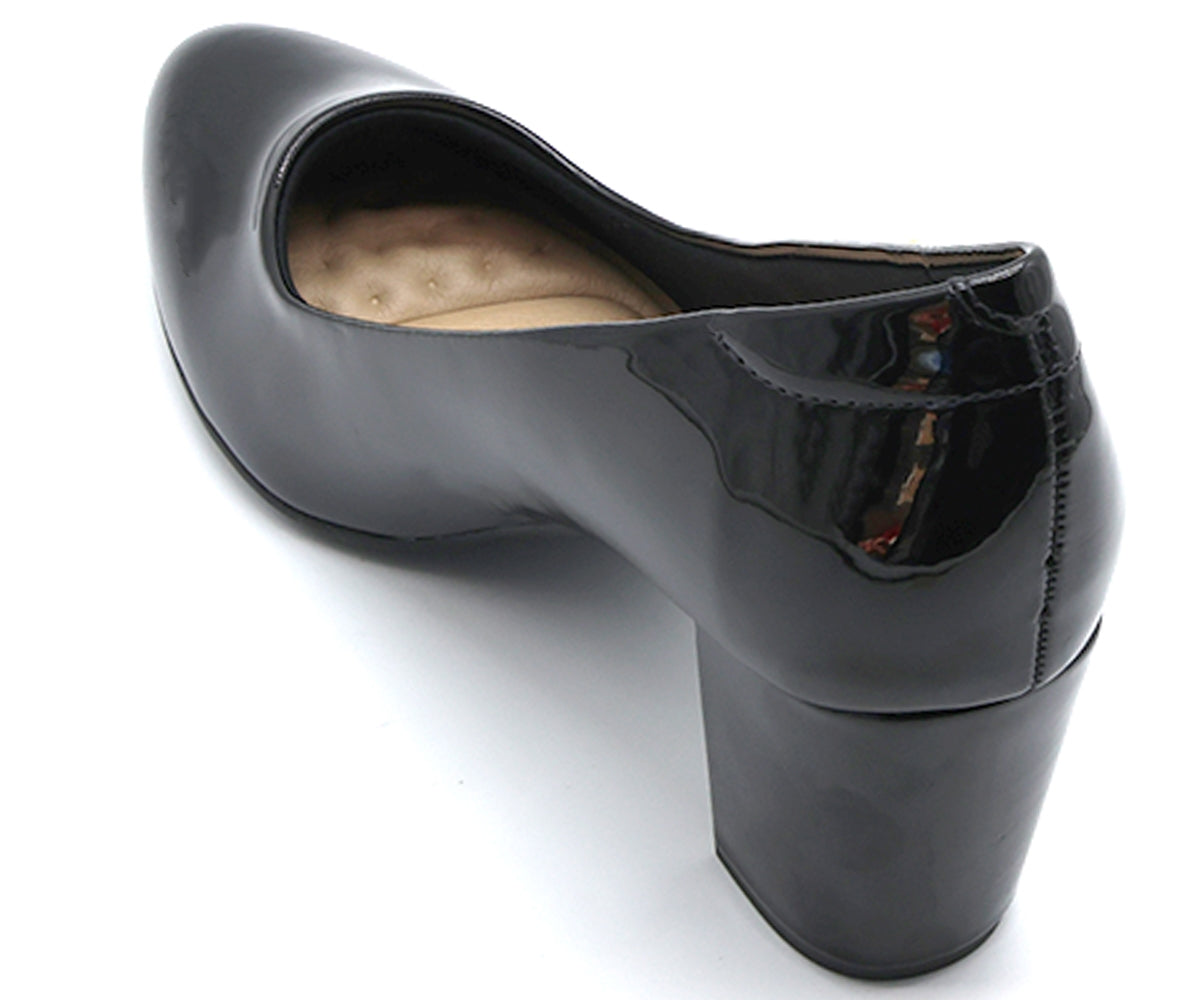 br comfy black patent pumps